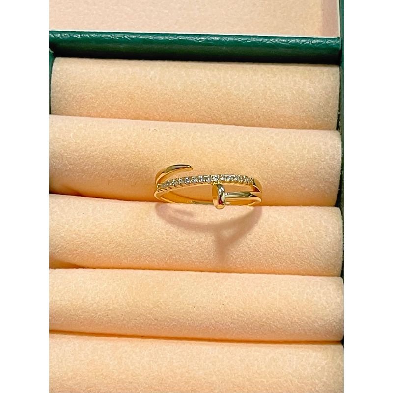 Anel com design de prego fininho banhado em ouro 18k