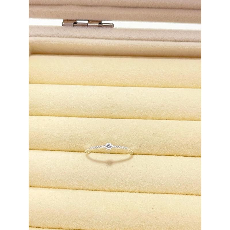 Anel fininho com pedra cravejado em prata 925