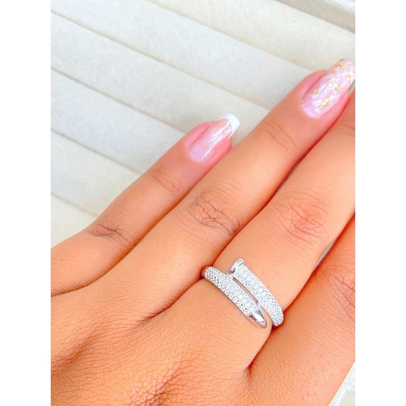 Anel prego grosso cravejado em prata 925