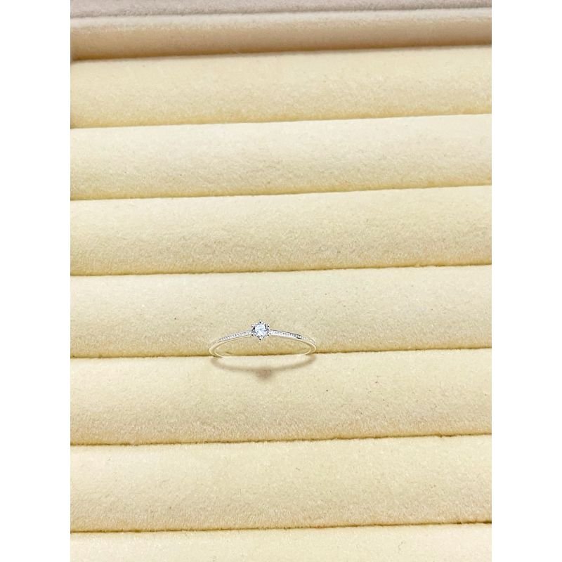 Anel solitário fino com risco em prata 925