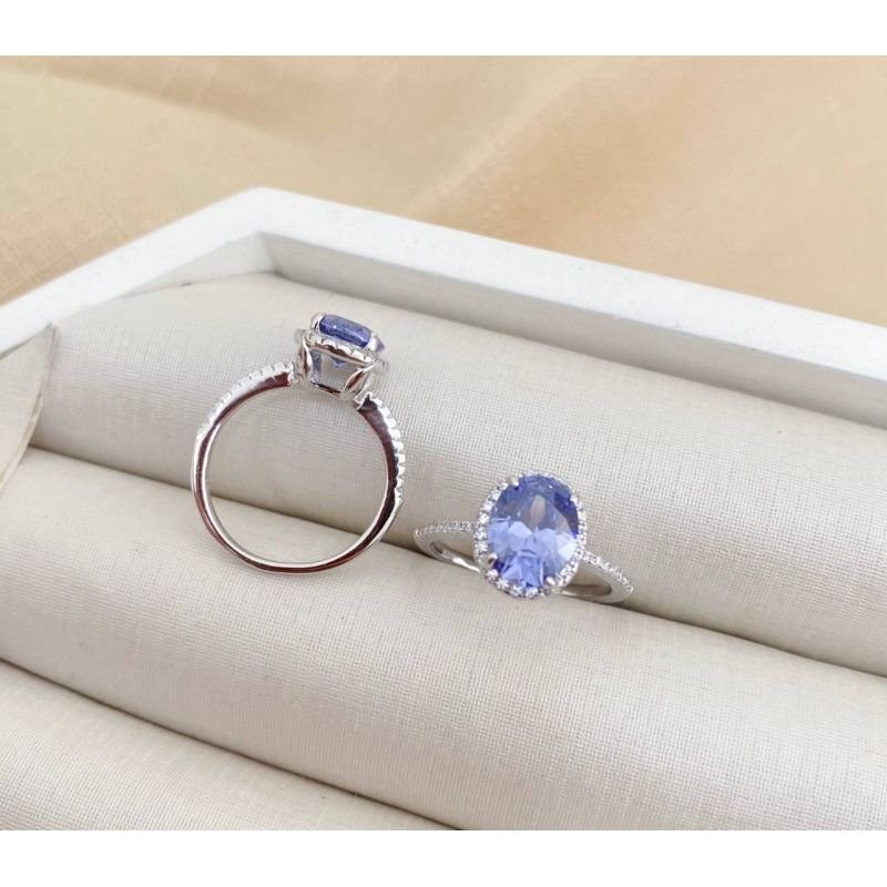 Anel zircônia oval roxa cravejada 7MM em prata 925