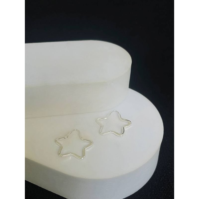 Argola estrela pequena em prata 925