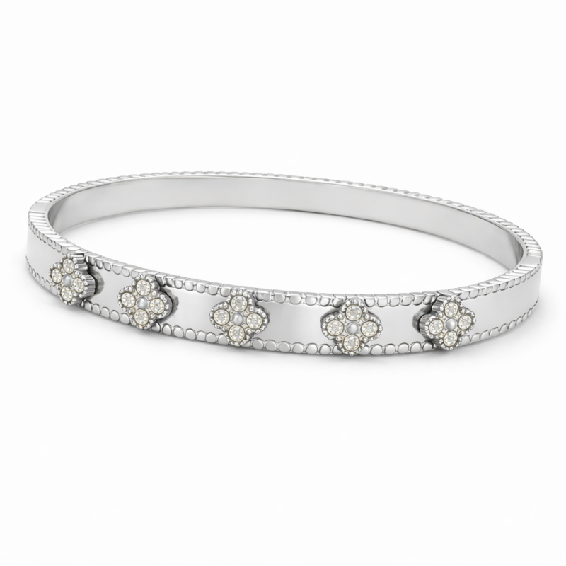 Bracelete com trevo cravejado banhado no prata