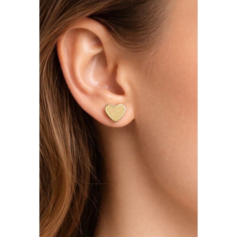 Brinco coração texturizado banhado em ouro 18k