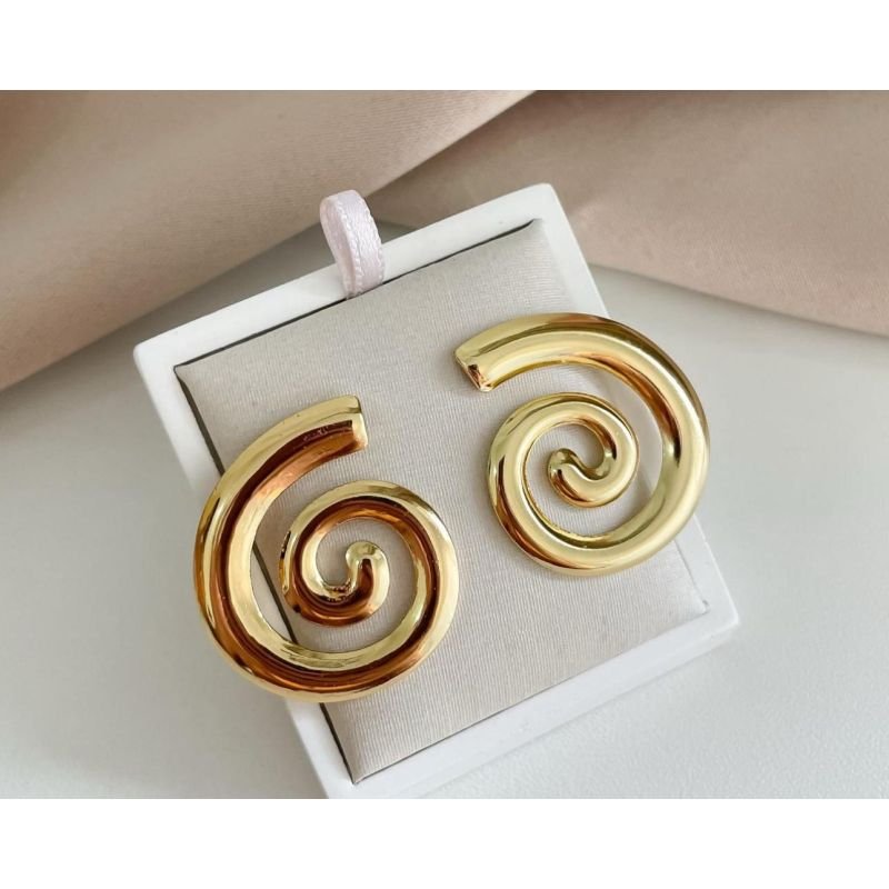 Brinco espiral médio banhado em ouro 18k