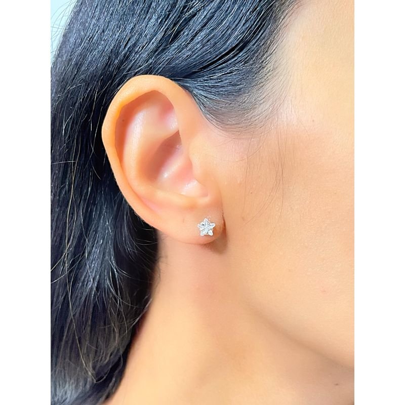 Brinco estrela pequena cristal 6mm em prata 925
