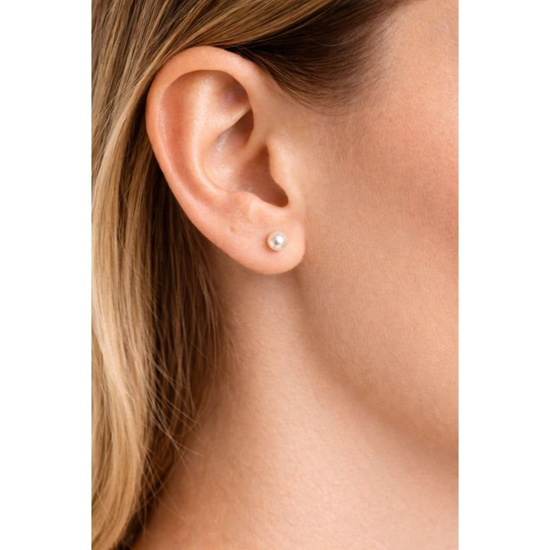 Brinco mini pérola banhado em ouro 18k