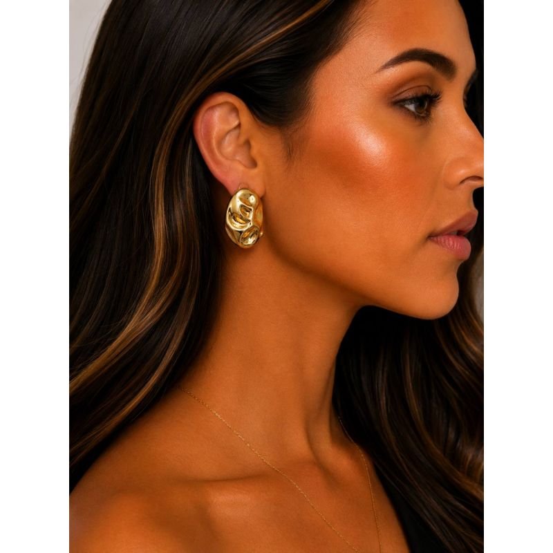 Brinco Oval Orgânico Escovado Banhado em Ouro 18K