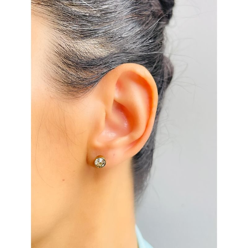 Brinco ponto de luz banhado em ouro 18k