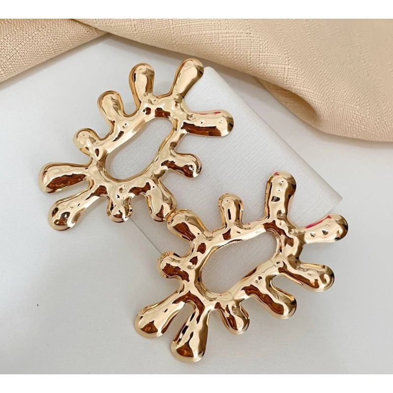 Brinco splash orgânico banhado em ouro 18k
