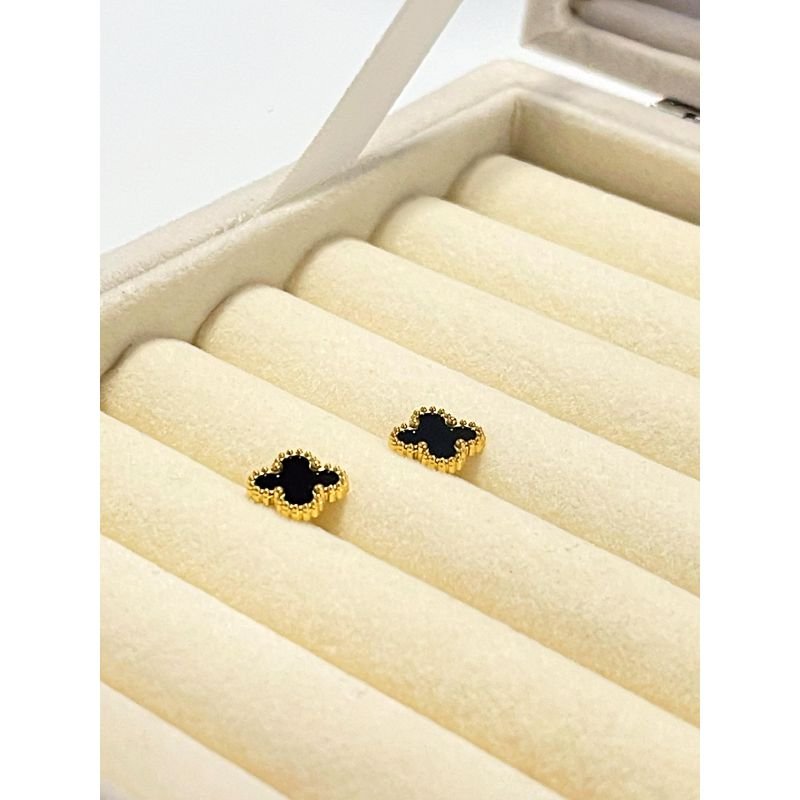 Brinco trevo preto alto com bolinhas banhado em ouro 18k
