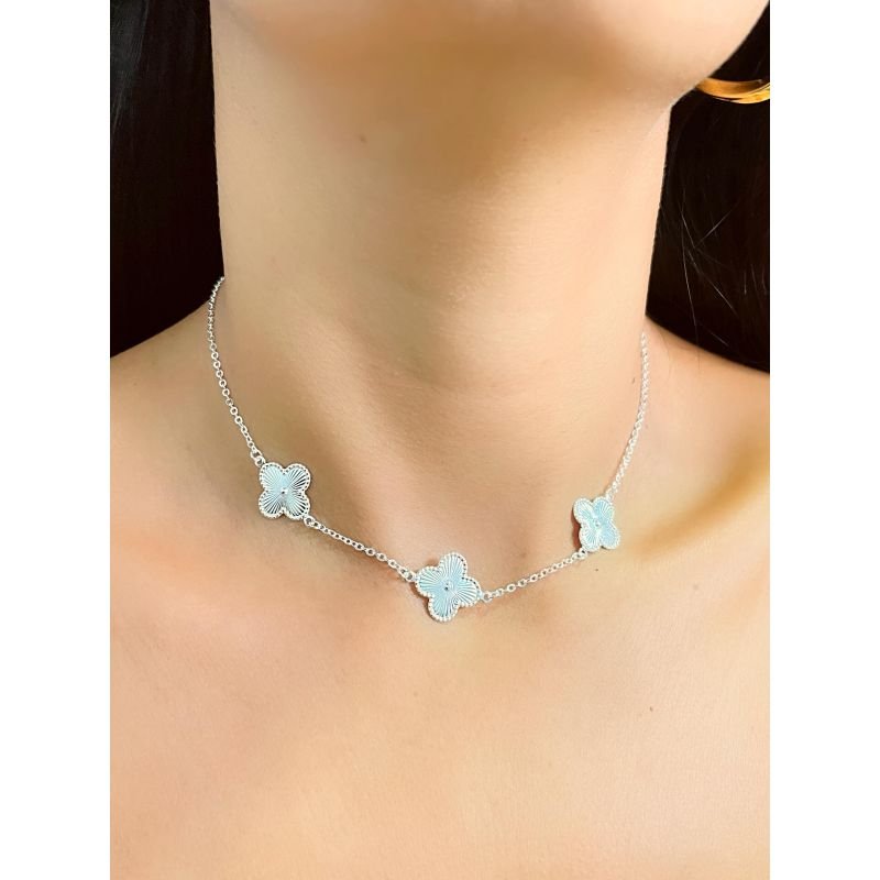 Choker com trevo listrado banhado em ródio branco