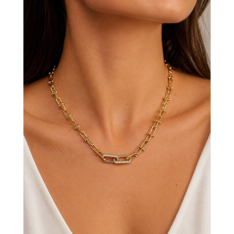 Colar Elo Alongado com Fecho Cravejado Banhado em Ouro 18k