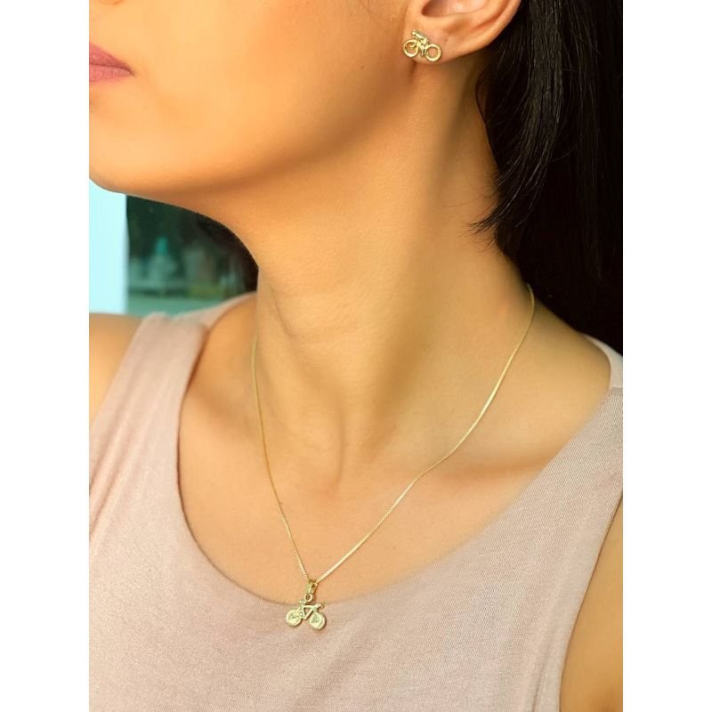 Conjunto de colar e brinco bicicleta com ciclista banhado em ouro 18k