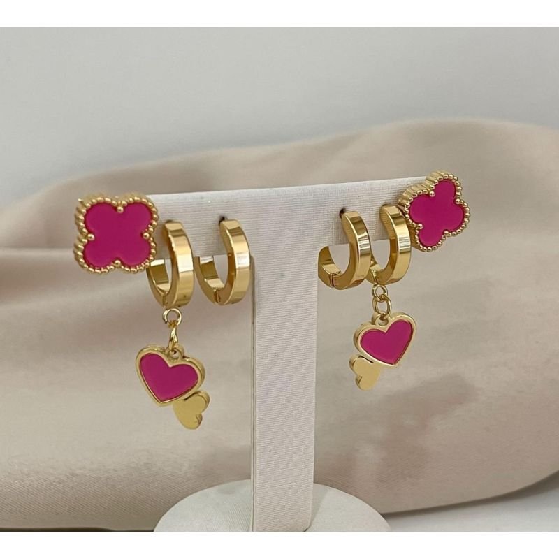 Trio de brinco trevo rosa e argolinha com coração banhado em ouro 18k
